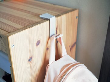 100円グッズが大活躍！放り込むだけ、かけるだけの“秒速収納テク