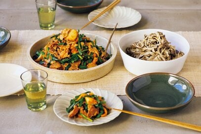 豚こまとキムチでつくる「ニラキムチ炒め」。毎日1食でも健康を意識した献立に