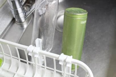 セリアとダイソーのグッズで水きりカゴのストレスを解消