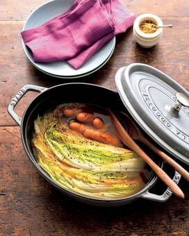 バターとウインナーのうまみがじんわり。たっぷり白菜のポトフ