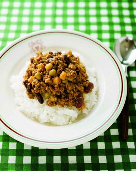 包丁なしであっという間に完成！豆のドライカレー