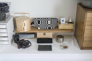 「全体的に色や素材をリンクさせつつ、整然と、ディスプレーするように並べるとごちゃついて見えません」。