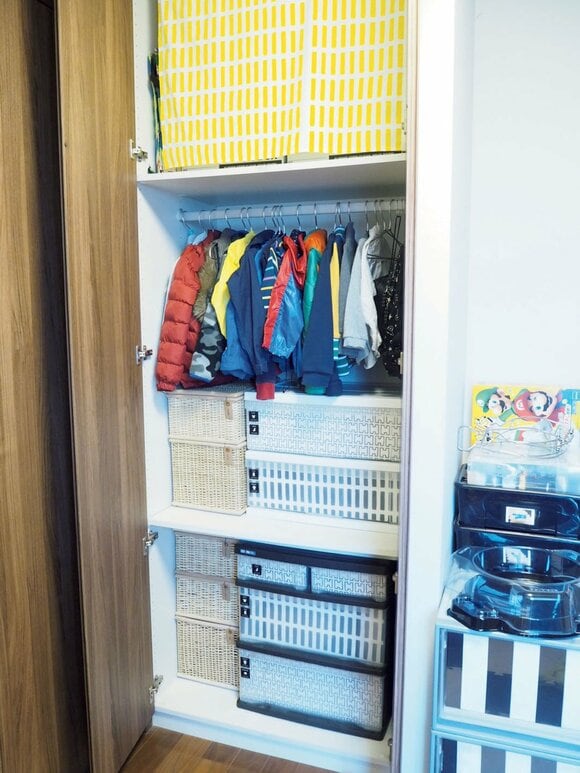 子どもの衣類とボックス収納