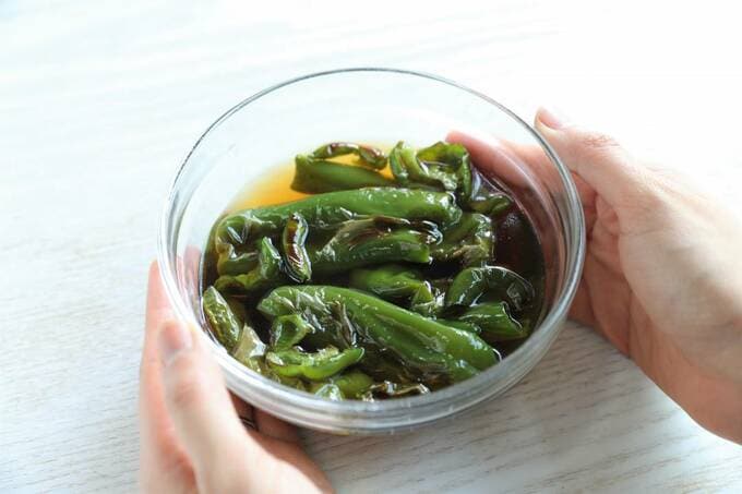 ボウルにピーマン