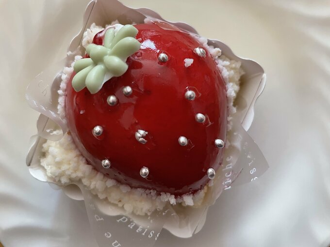 まんまる苺ケーキ
