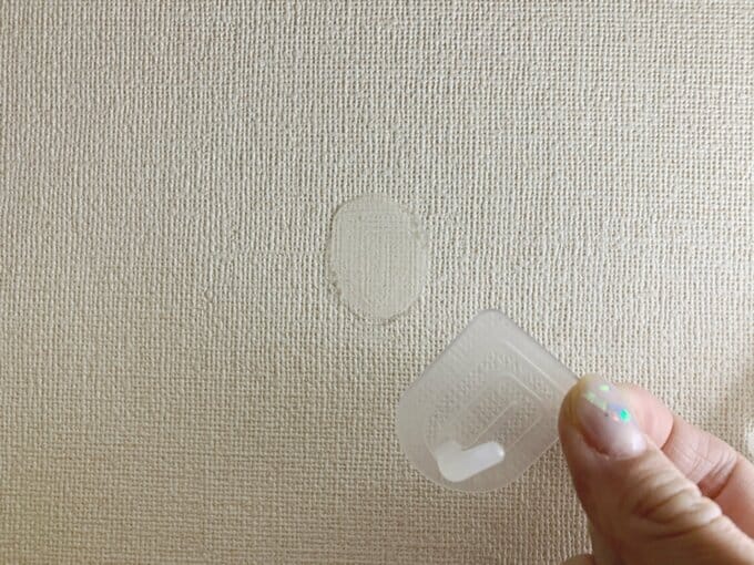 壁紙用フック接着