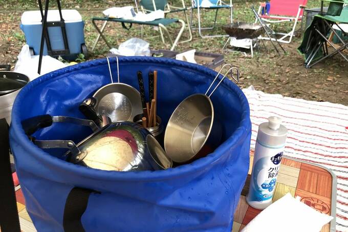 バケツにお鍋など