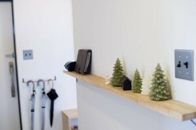 玄関ンホールのディスプレイ棚