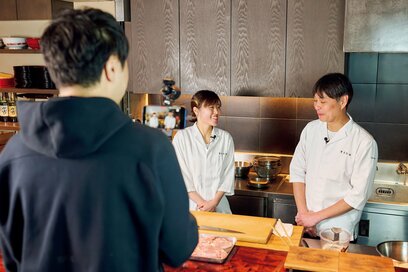 料理人・笠原将弘さんの人気YouTube「料理のほそ道」。撮影&編集の裏側に密着
