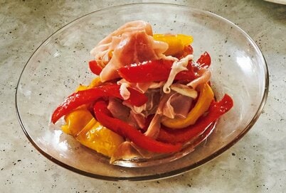 5分で簡単おつまみ。こんがりパプリカと生ハムの組み合わせが絶妙！