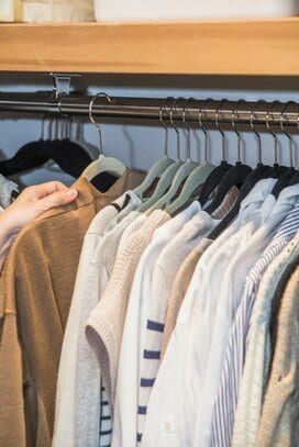 2色のハンガーで仕分ける、ぞうきんを用途別に収納…etc。確実に家事の時短になるワザ