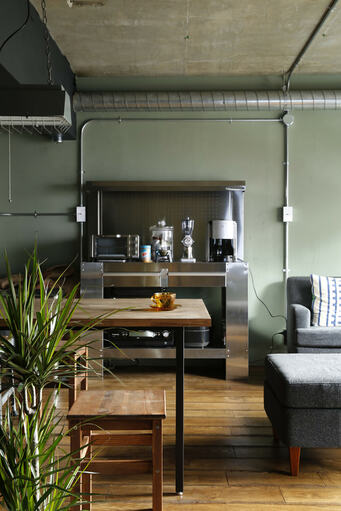 インダストリアルなダイニング