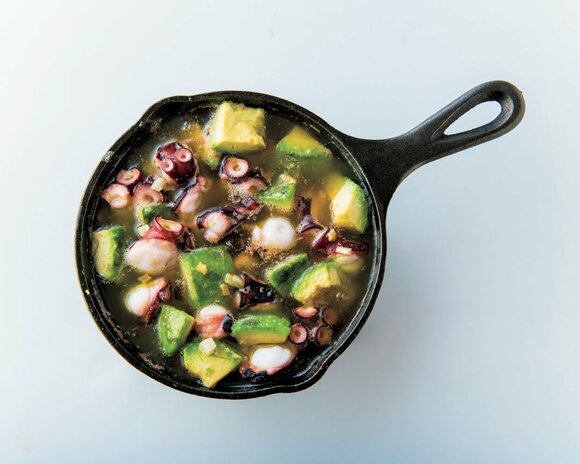 タコとアボカド