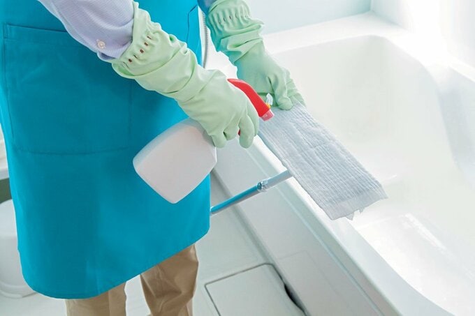 フロアモップにスプレー