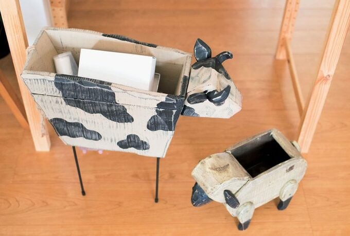 木製の牛と羊のボックス