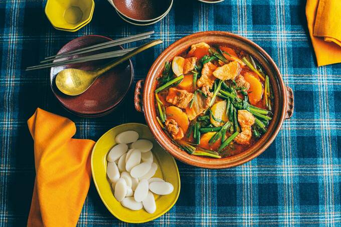 豚バラとジャガイモの韓国鍋