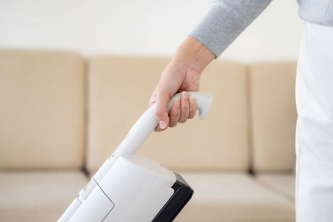 どこでもにぎりやすい「らくわざフリーグリップ」で、軽い力で動かせる