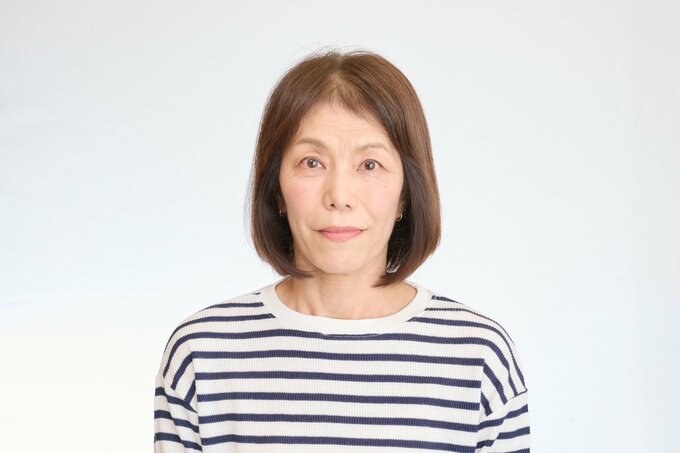 前髪が薄い女性