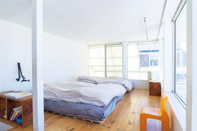 寝室と屋上テラスがある3階