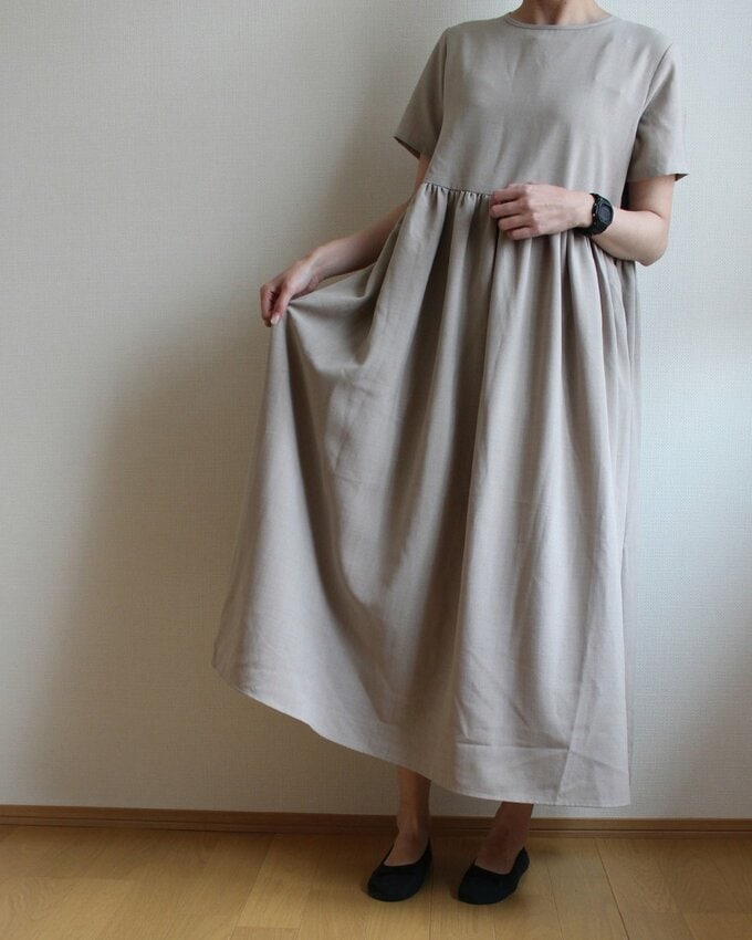 ワンピースを着たあさこさん