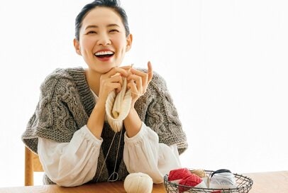 人気モデル・浜島直子さんがハマる「編み物」。心が整う理由とは？