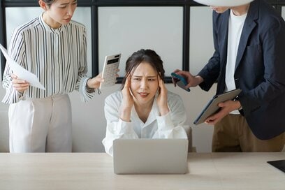 「職場クラッシャー」に怒り爆発！会社の「イライラ」「モヤモヤ」体験談