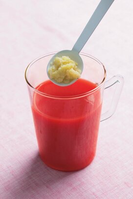 飲むだけでやせる！話題のホットトマトジュースに加えるとさらに効果的なものとは？