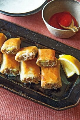 簡単、絶品のツナと長ネギの焼き春巻き。具を加熱させる工程をカット