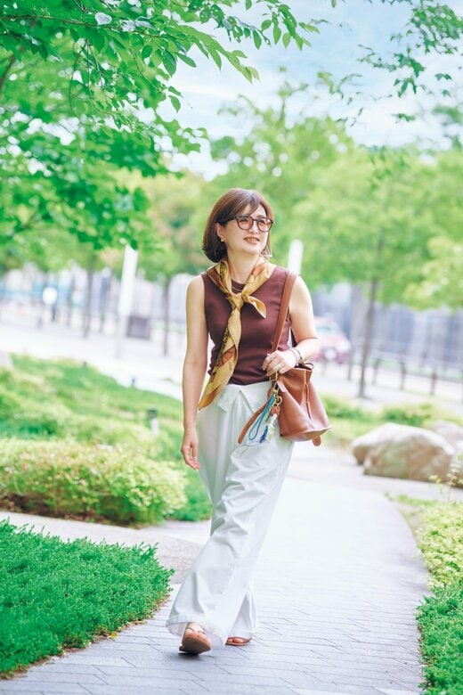 道を歩いている河村純子さん