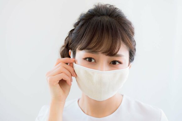 マスクをした女性