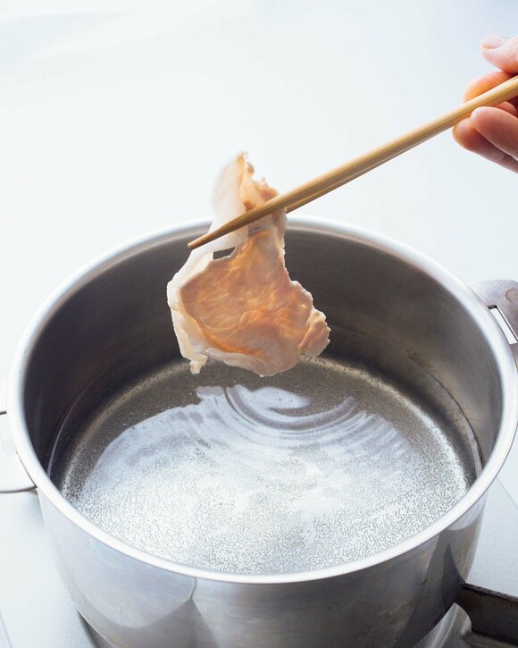 お鍋に豚肉