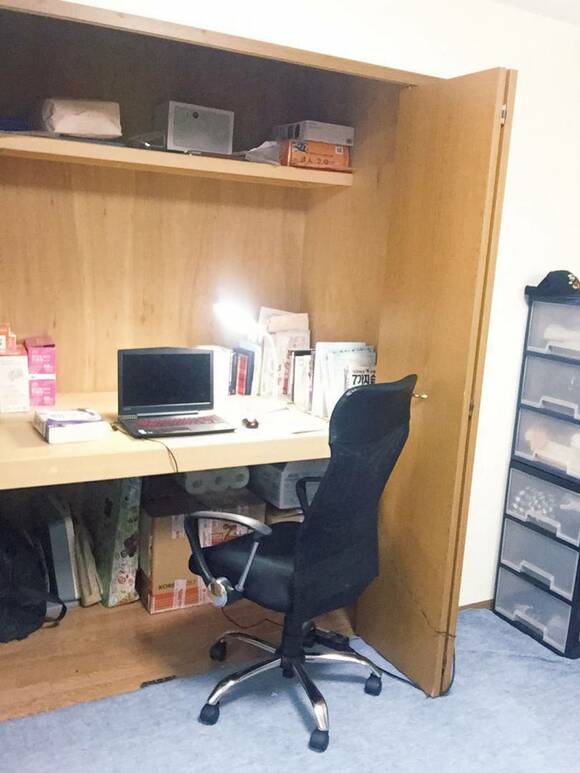 押し入れデスクとイス