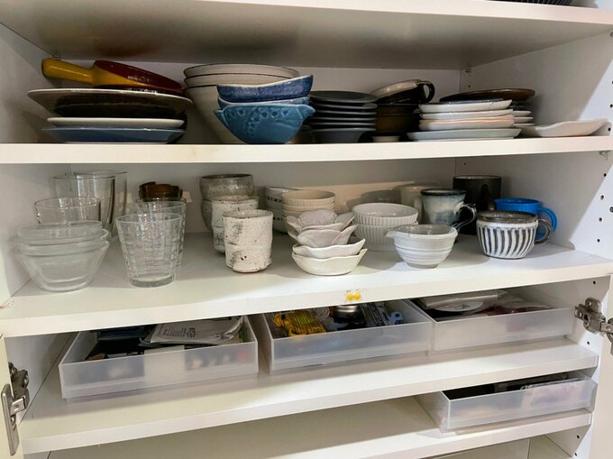 食器棚の中