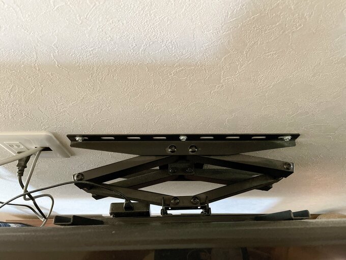 壁かけ用の金具