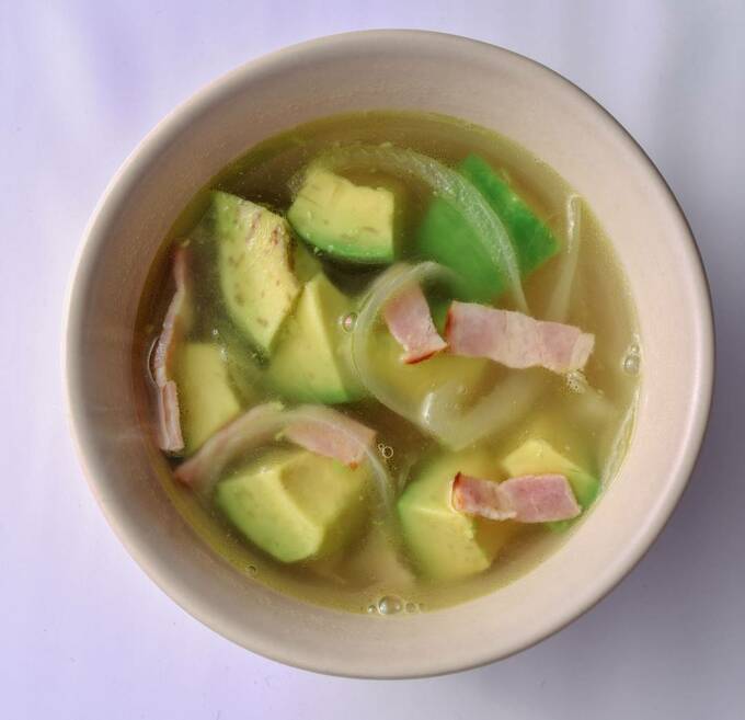 ベーコンとアボカドのスープ