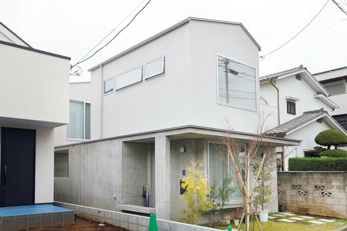 敷地には塀も柵も設けていない
