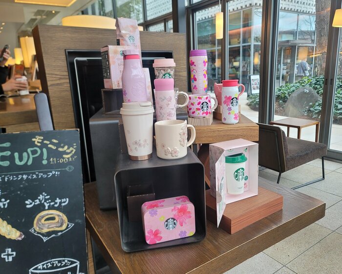 スタバマニアが「SAKURAシリーズ」第2弾を正直レビュー。落ち着いた色