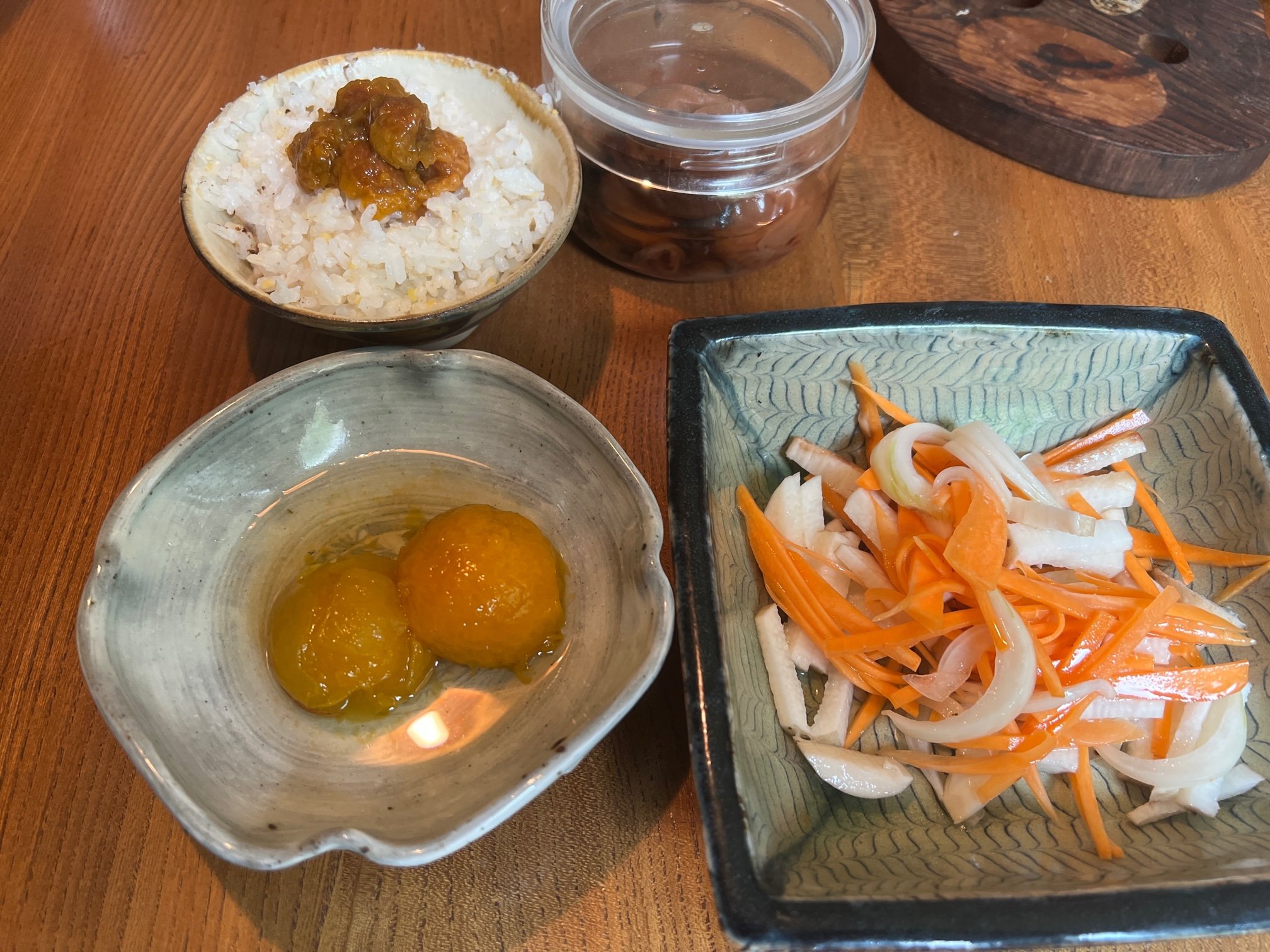 梅干し作りで余った「梅酢」は万能調味料に。野菜やお肉に漬け込めば絶品 | ESSEonline(エッセ オンライン)