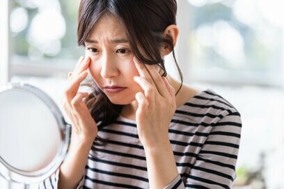 アラフィフが老け見えの原因になる「平成顔メイク」5つ。アップデートのポイントとは？