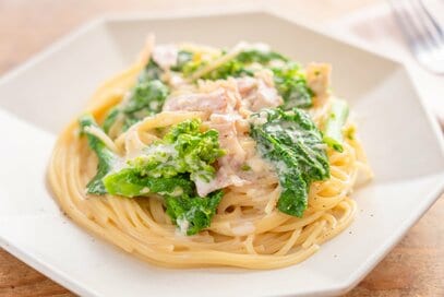 春の訪れを感じる「菜の花の濃厚クリームパスタ」。生クリームなしでもコクがたっぷり
