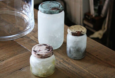 ガラス雑貨も簡単ペイント！魔法の塗料「ガラスペイント」でできるDIY術