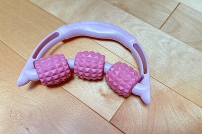 セリア「ハンドローラー」で腕と脚が超スッキリ。110円とは思えない使いやすさに感動