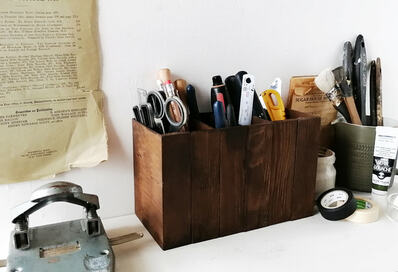 セリアの木製トレイを「ハーフカット」。便利なツールスタンドを作ろう！
