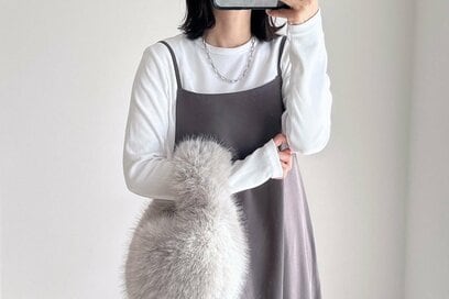 ユニクロの「白リブロンT」が優秀すぎる。40代からの冷え防止＆やせ見えに重宝