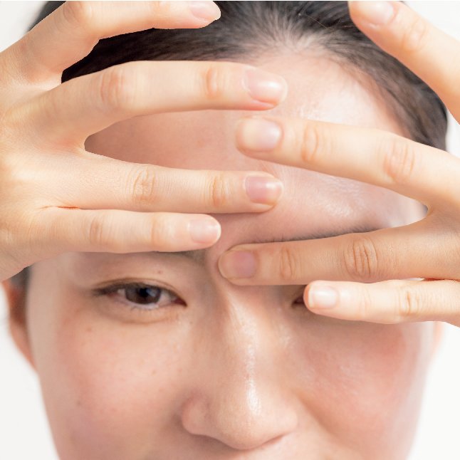 シワ用コスメを「S字ほぐし塗り」 して定着させない