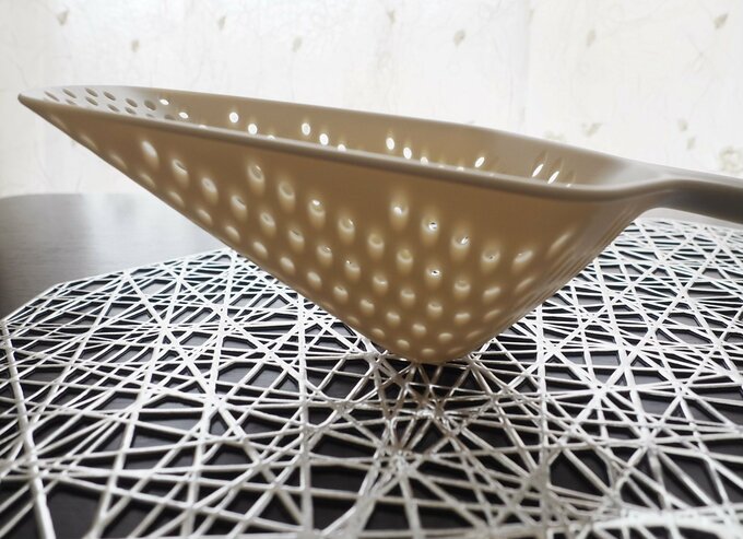 一気にすくえるザルスプーン