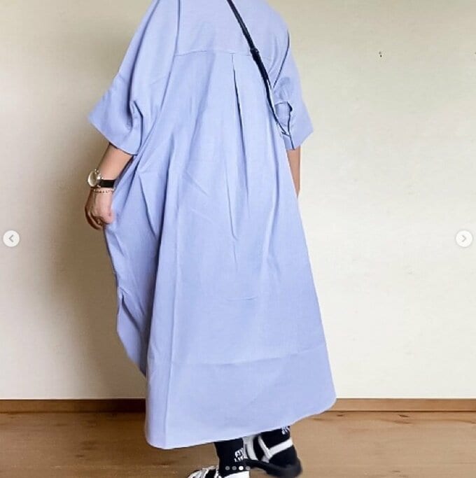 ゆったりワンピの後ろ姿。