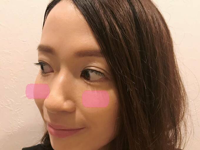 頬にハイライトをのせる場所