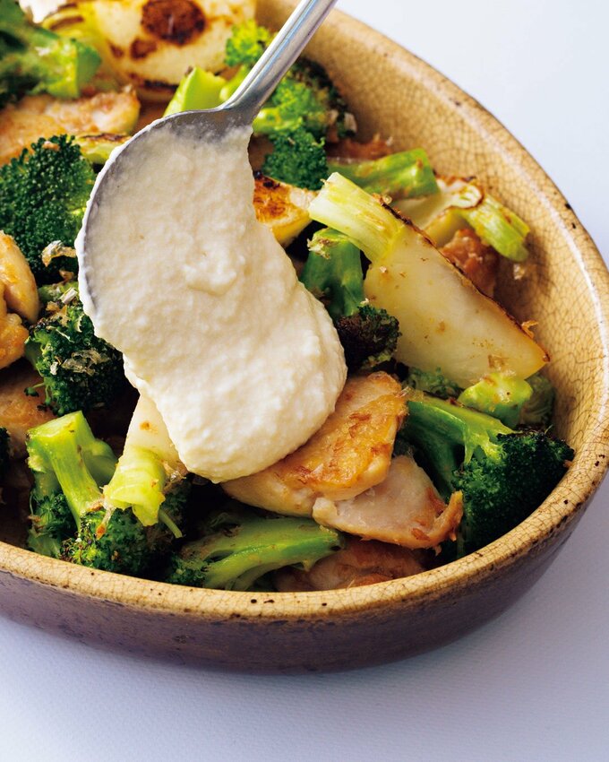 グラタン皿にソース