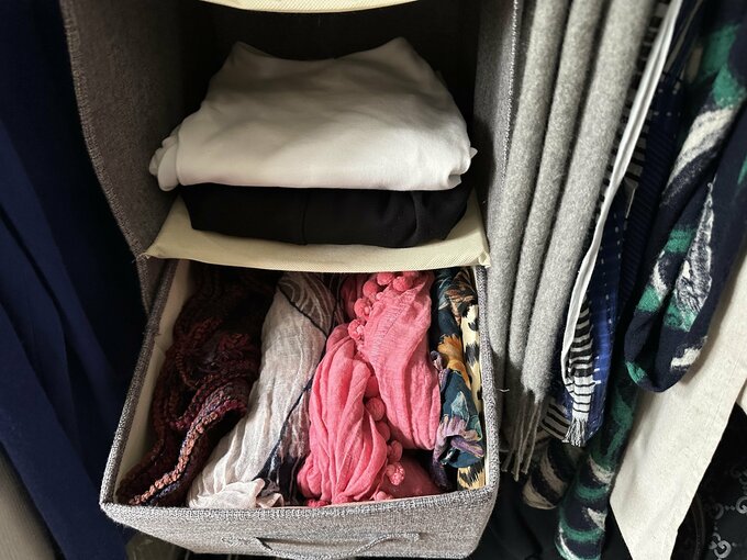 マフラー・ストールが収納されている様子